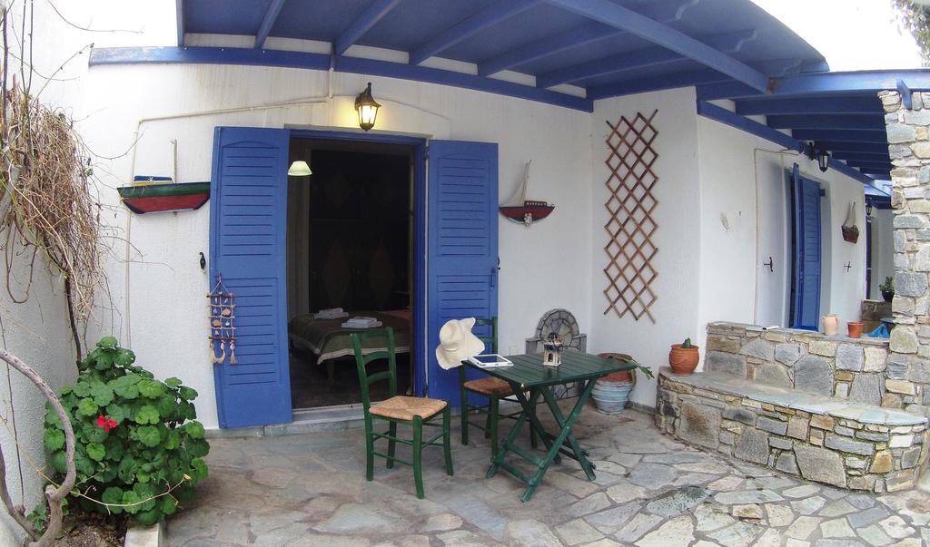 Arokaria Hideaway Suites Krotiri Quarto foto